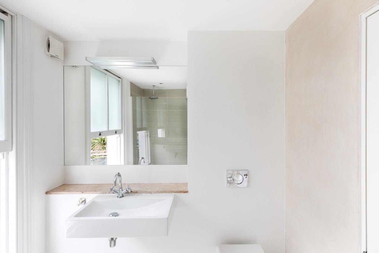 Contemporary bathroom finishes